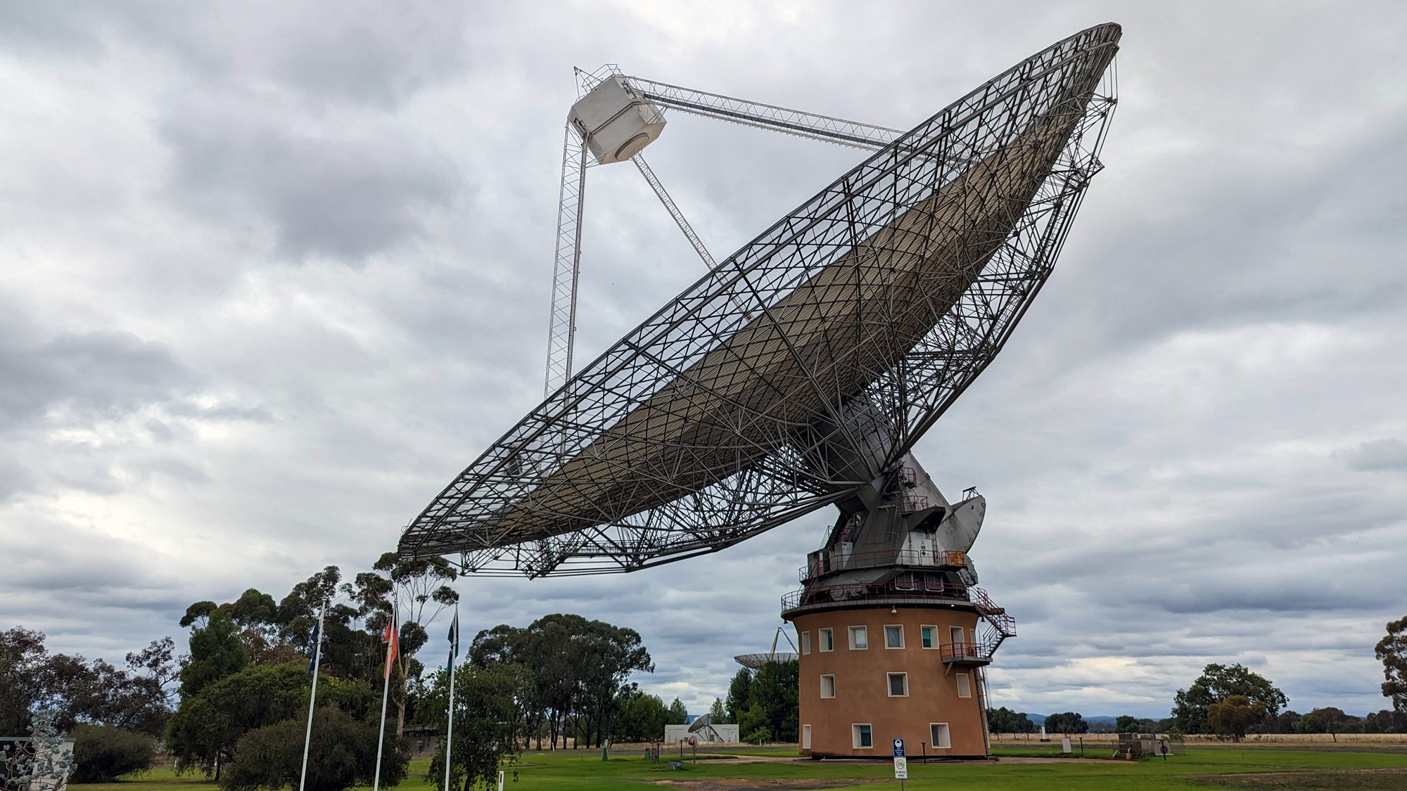[Parkes Radio Observatory]